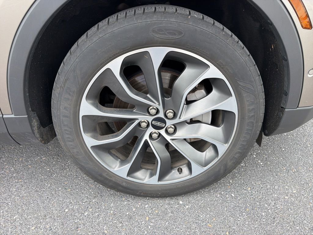 Used 2021 Lincoln Nautilus Reserve w/ Equipment Group 201A image 10