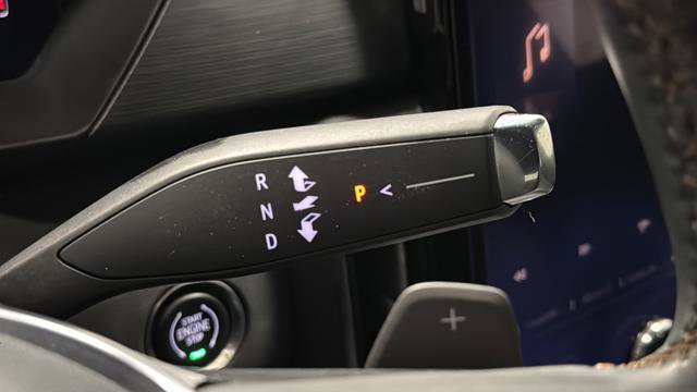 Used 2024 GMC Acadia AT4 image 19