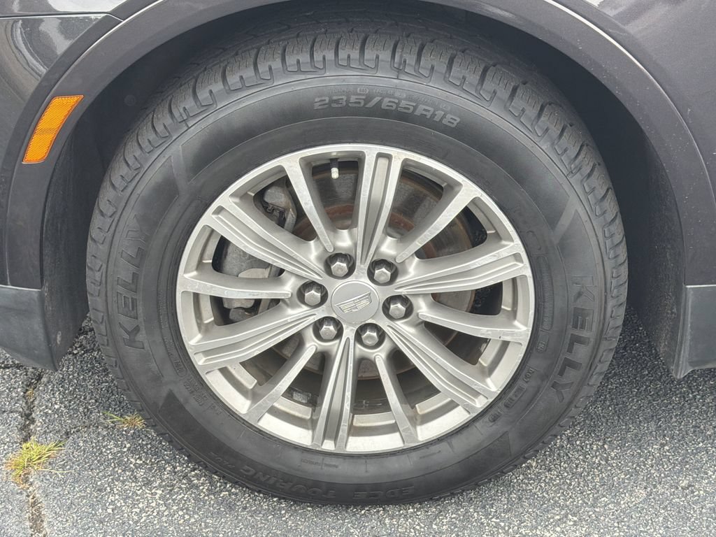 Used 2017 Cadillac XT5 Luxury w/ Driver Awareness Package FWD image 12