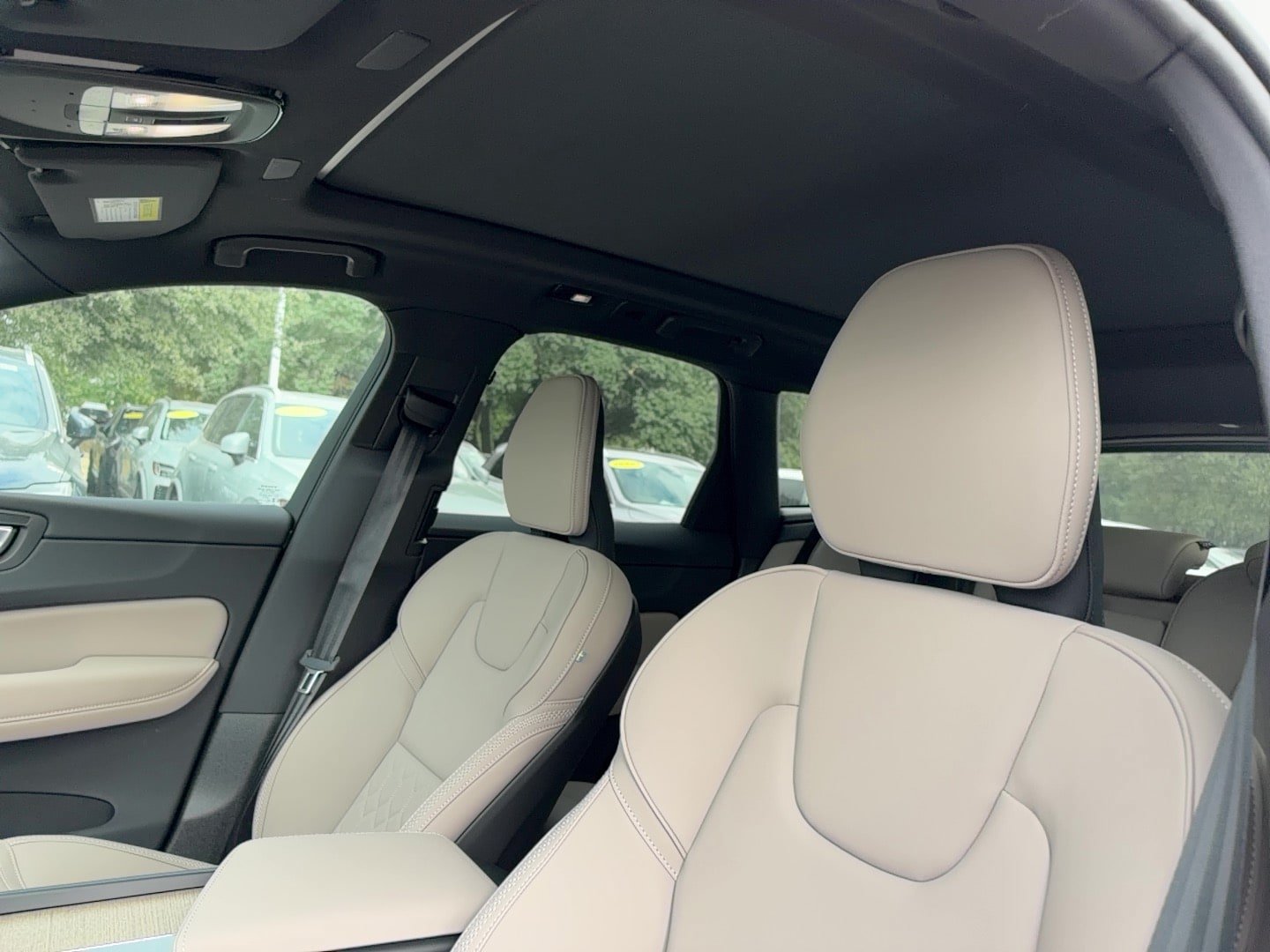 New 2027 Volvo XC60 B5 Core AWD/4WD image 13