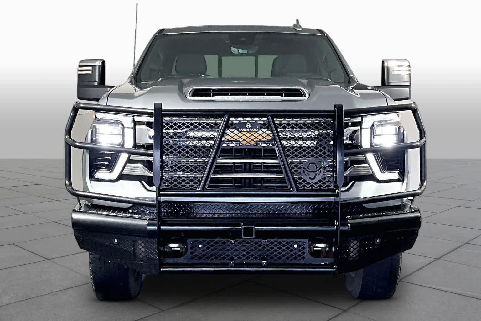 Used 2024 Chevrolet Silverado 2500 High Country w/ Technology Package AWD/4WD image 4