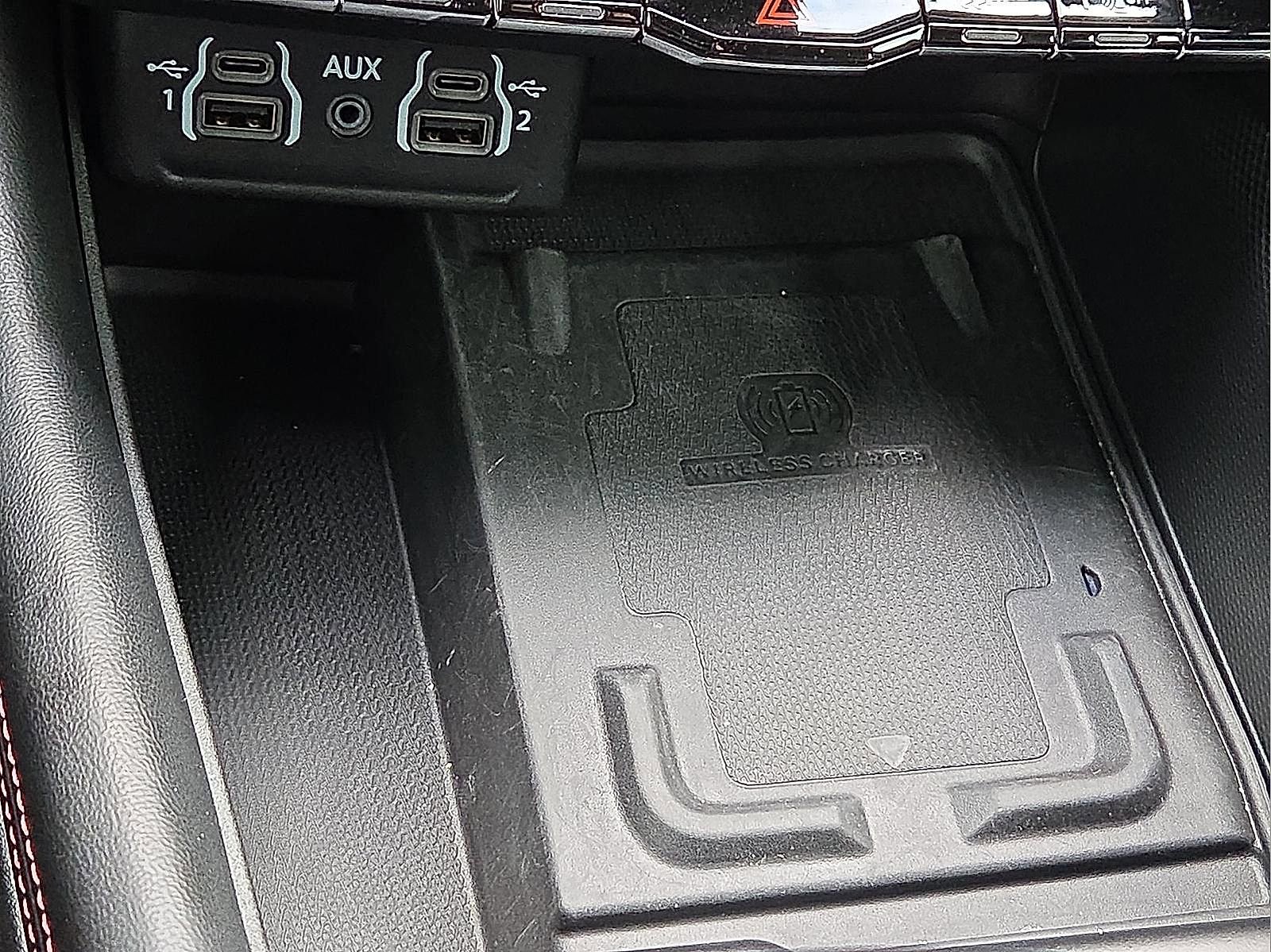 Used 2022 Dodge Durango R/T w/ Blacktop Package AWD/4WD image 18
