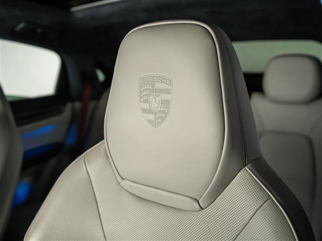 Certified 2023 Porsche Cayenne Turbo S AWD/4WD image 20