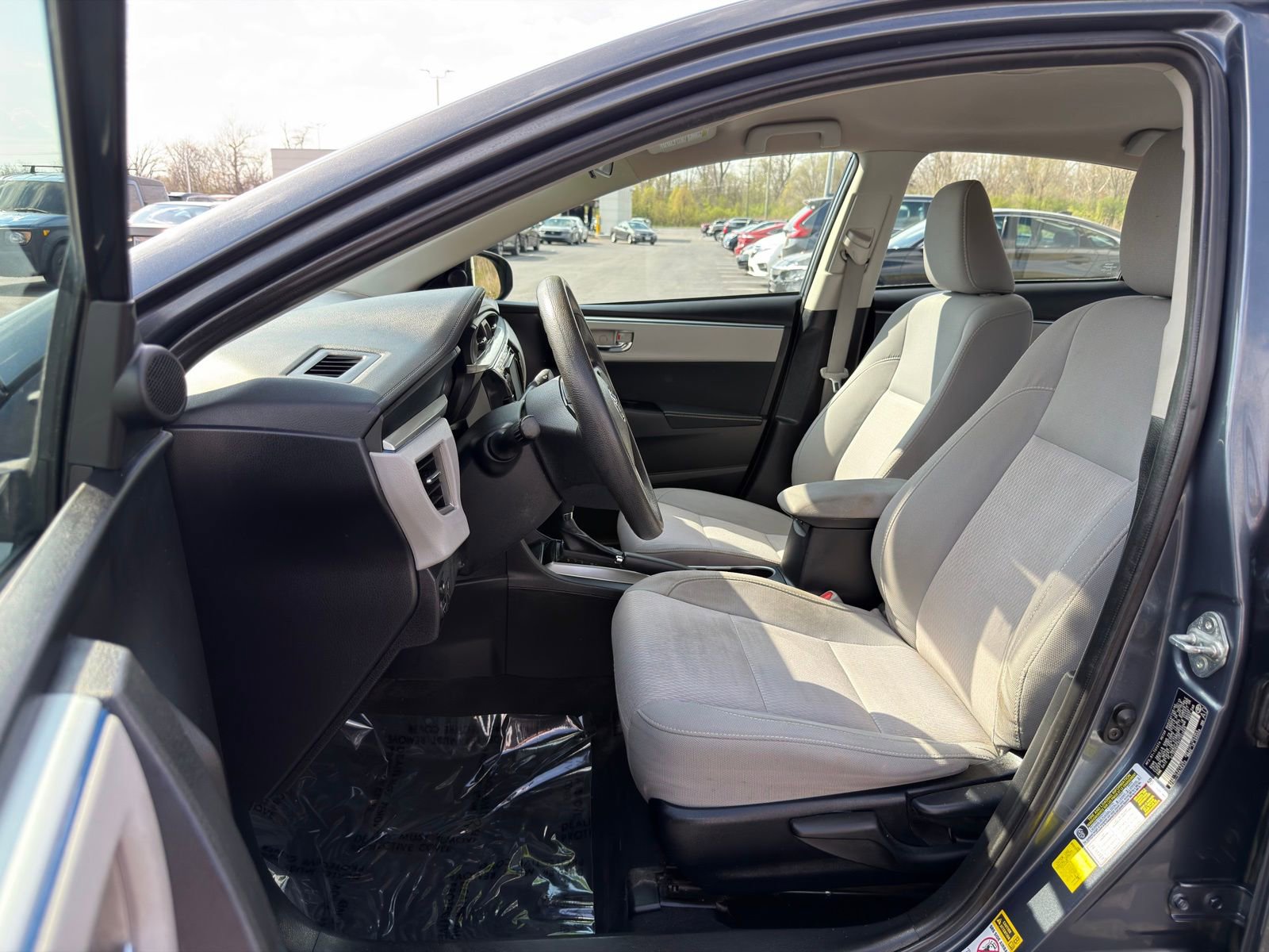 Used 2014 Toyota Corolla LE image 10