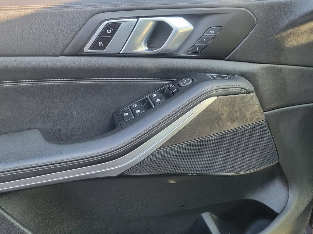 Used 2024 BMW X5 xDrive40i w/ Parking Assistance Package AWD/4WD image 12