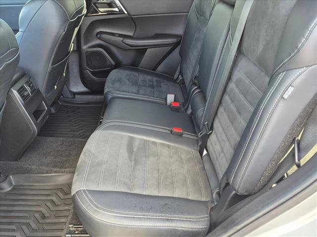 Used 2024 Mitsubishi Outlander SE FWD image 16