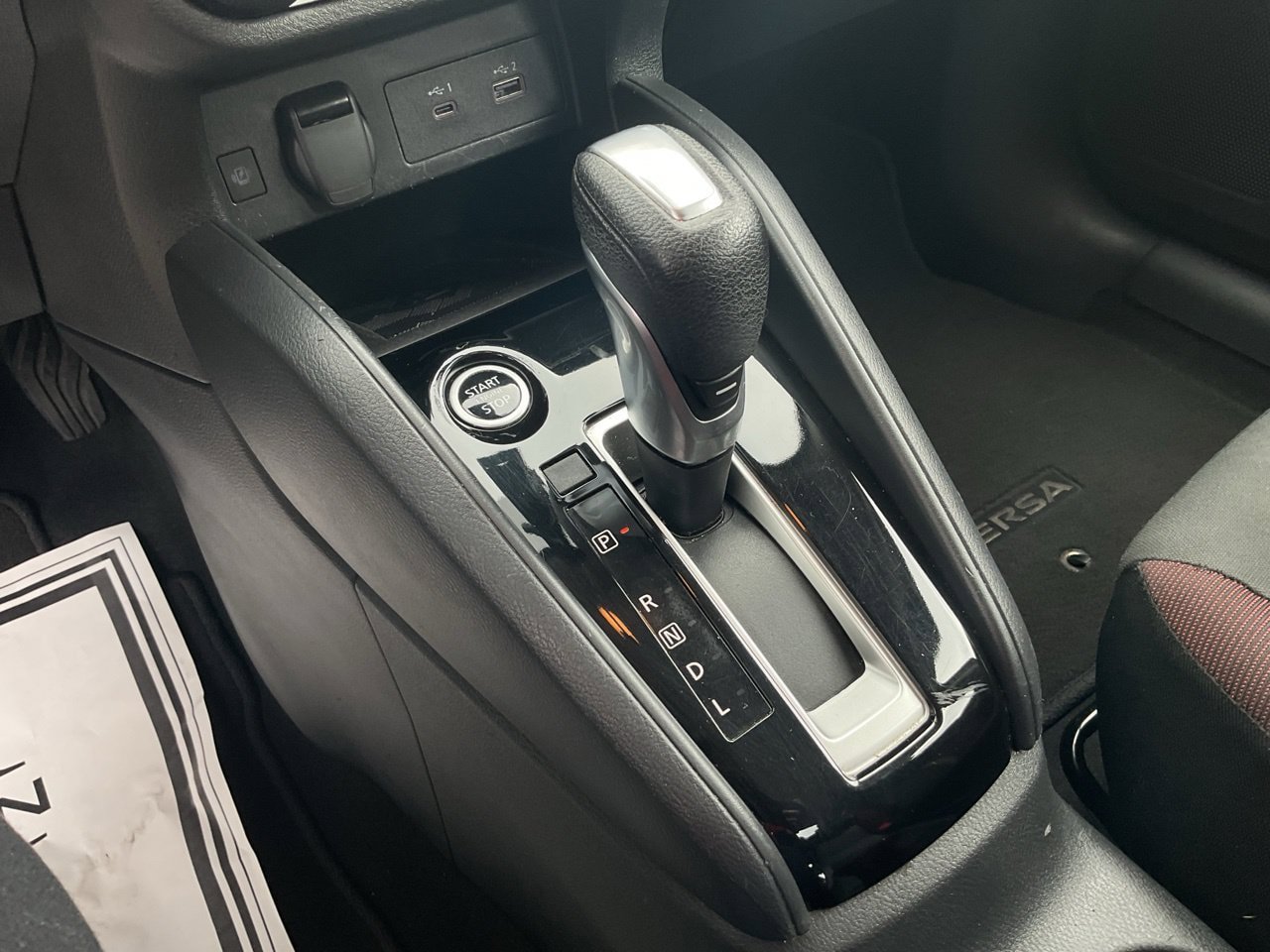 Used 2025 Nissan Versa SR FWD image 22