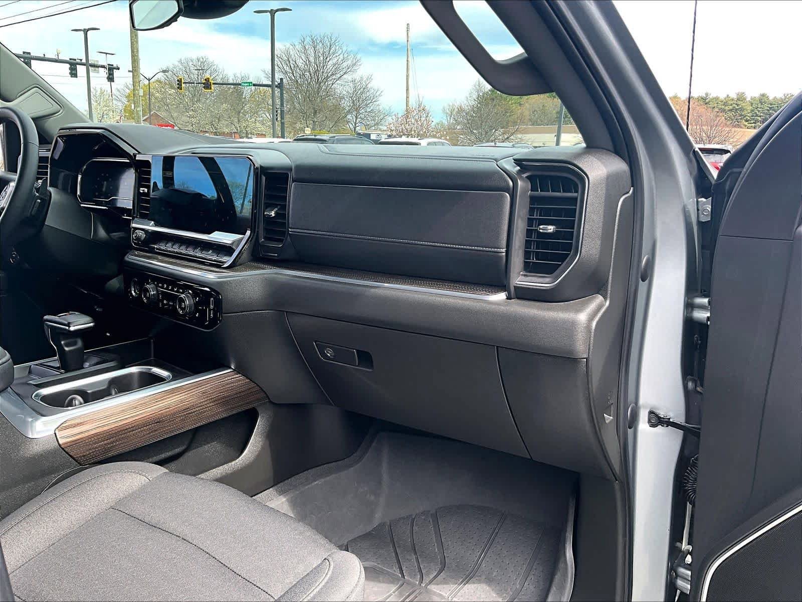 Used 2023 Chevrolet Silverado 1500 RST AWD/4WD image 13