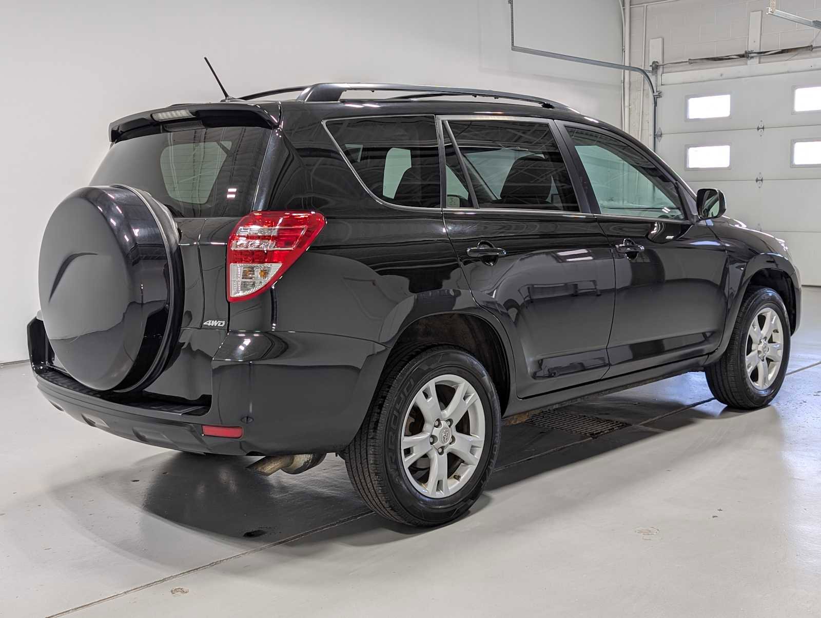 Used 2012 Toyota RAV4 4WD w/ Upgrade Value Pkg image 8