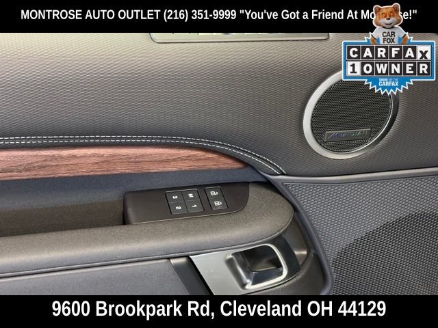 Used 2024 Land Rover Discovery Dynamic SE AWD/4WD image 14