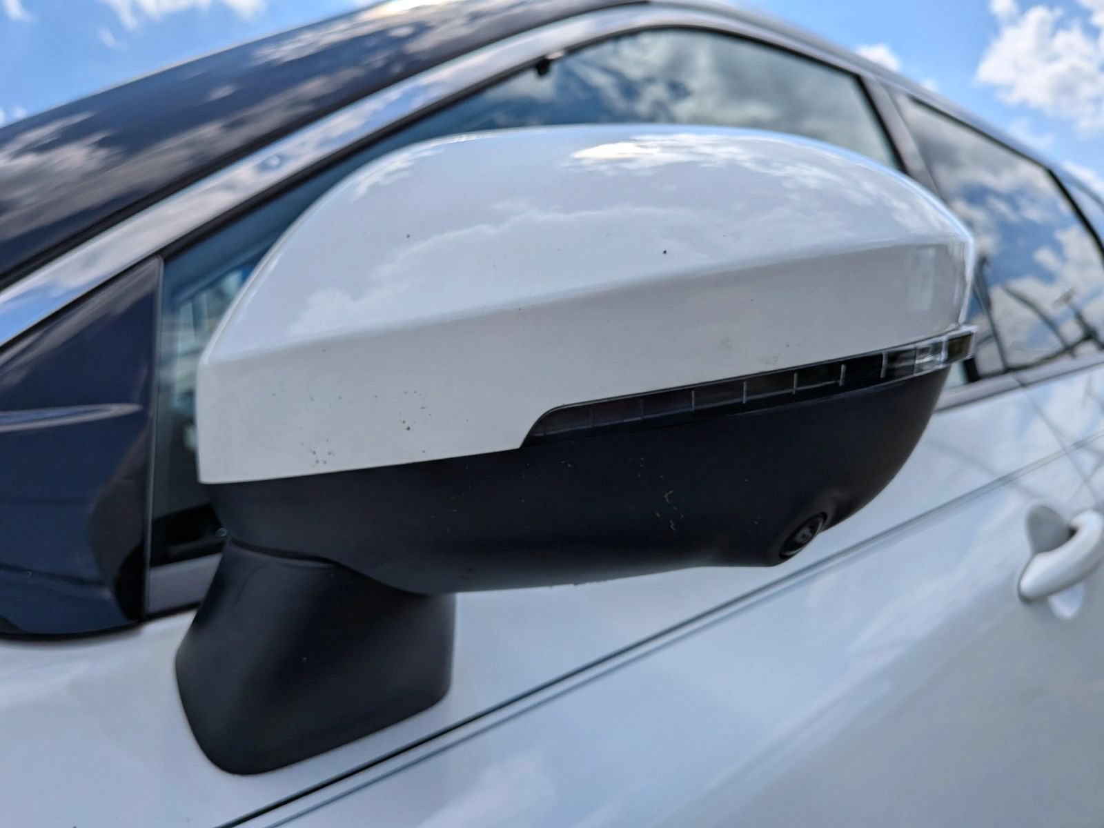 Used 2023 Nissan Rogue SL AWD/4WD image 12