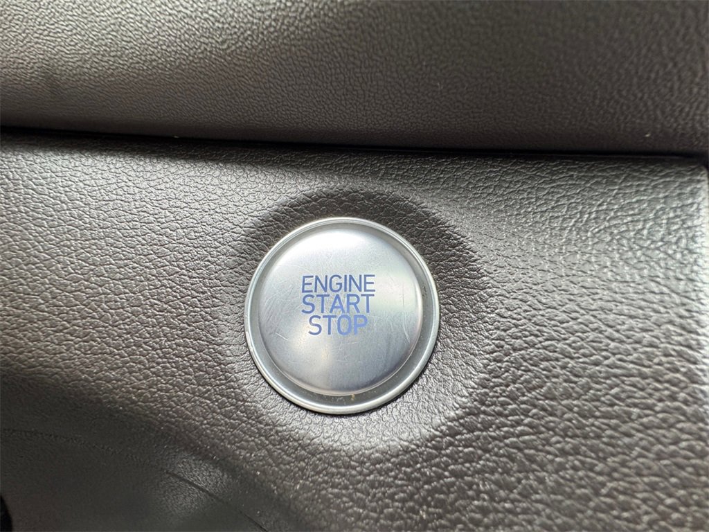 Used 2020 Hyundai Santa Fe Limited image 25