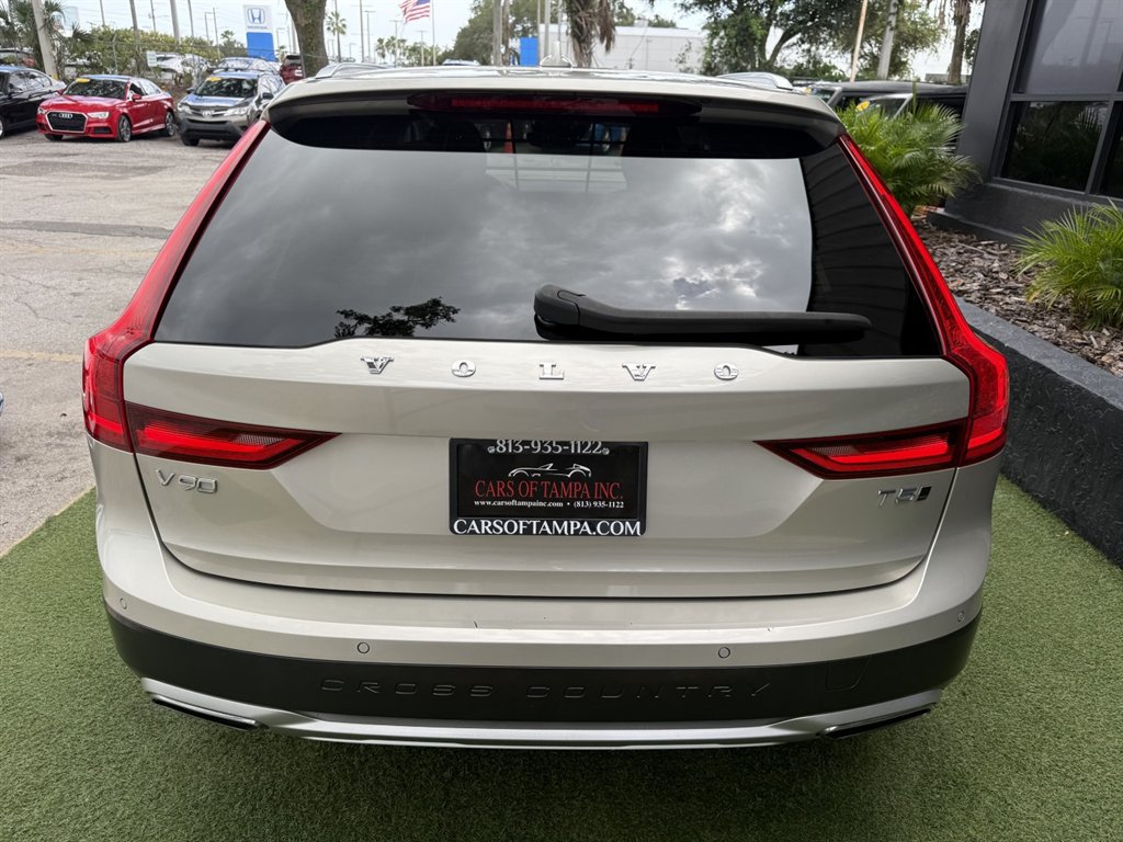 Used 2019 Volvo V90 T5 Cross Country AWD/4WD image 5