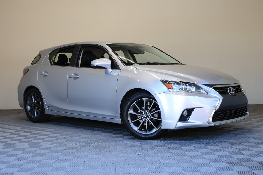 Used 2016 Lexus CT 200h w/ Seat Comfort Package FWD image 2