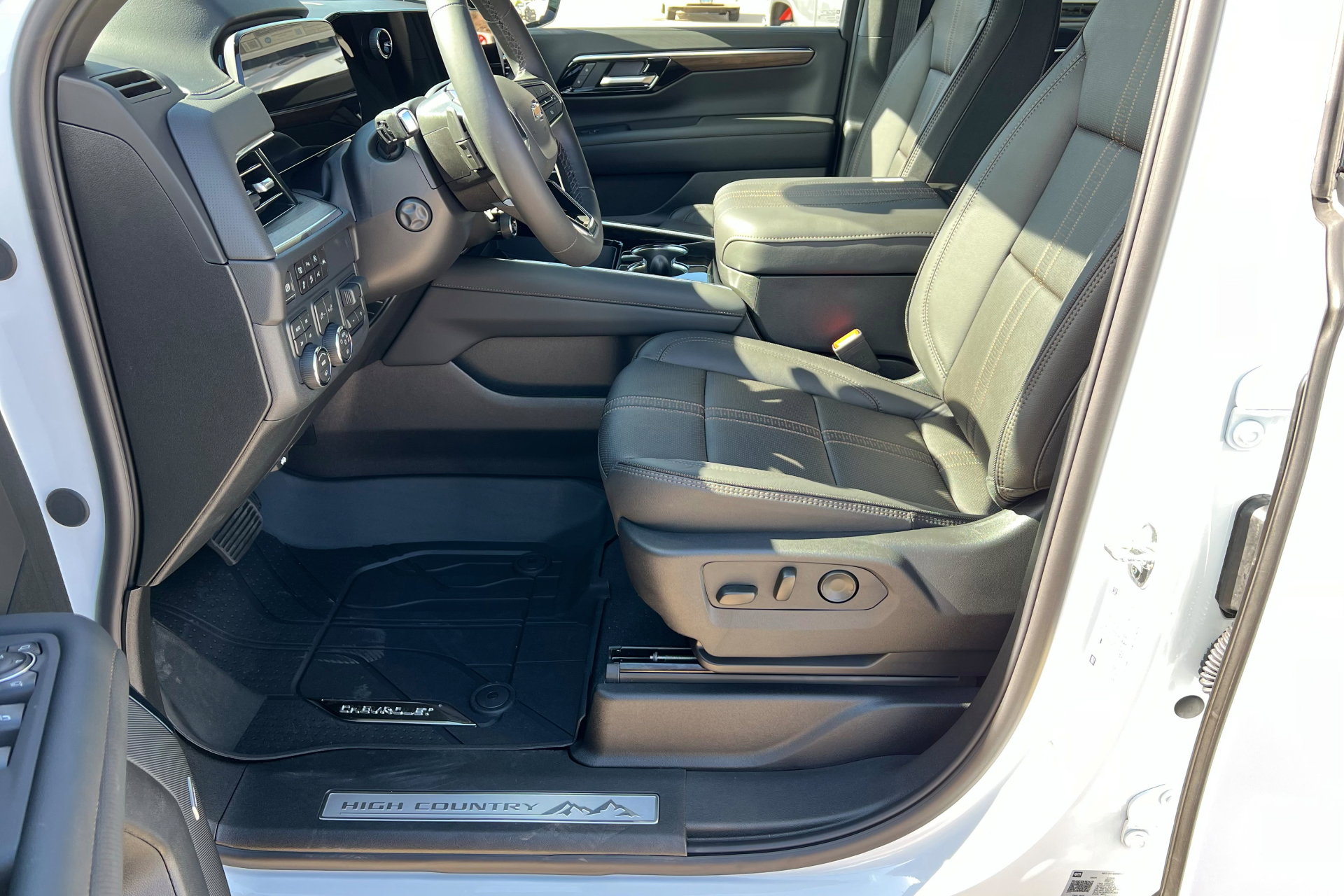 New 2026 Chevrolet Suburban High Country image 18