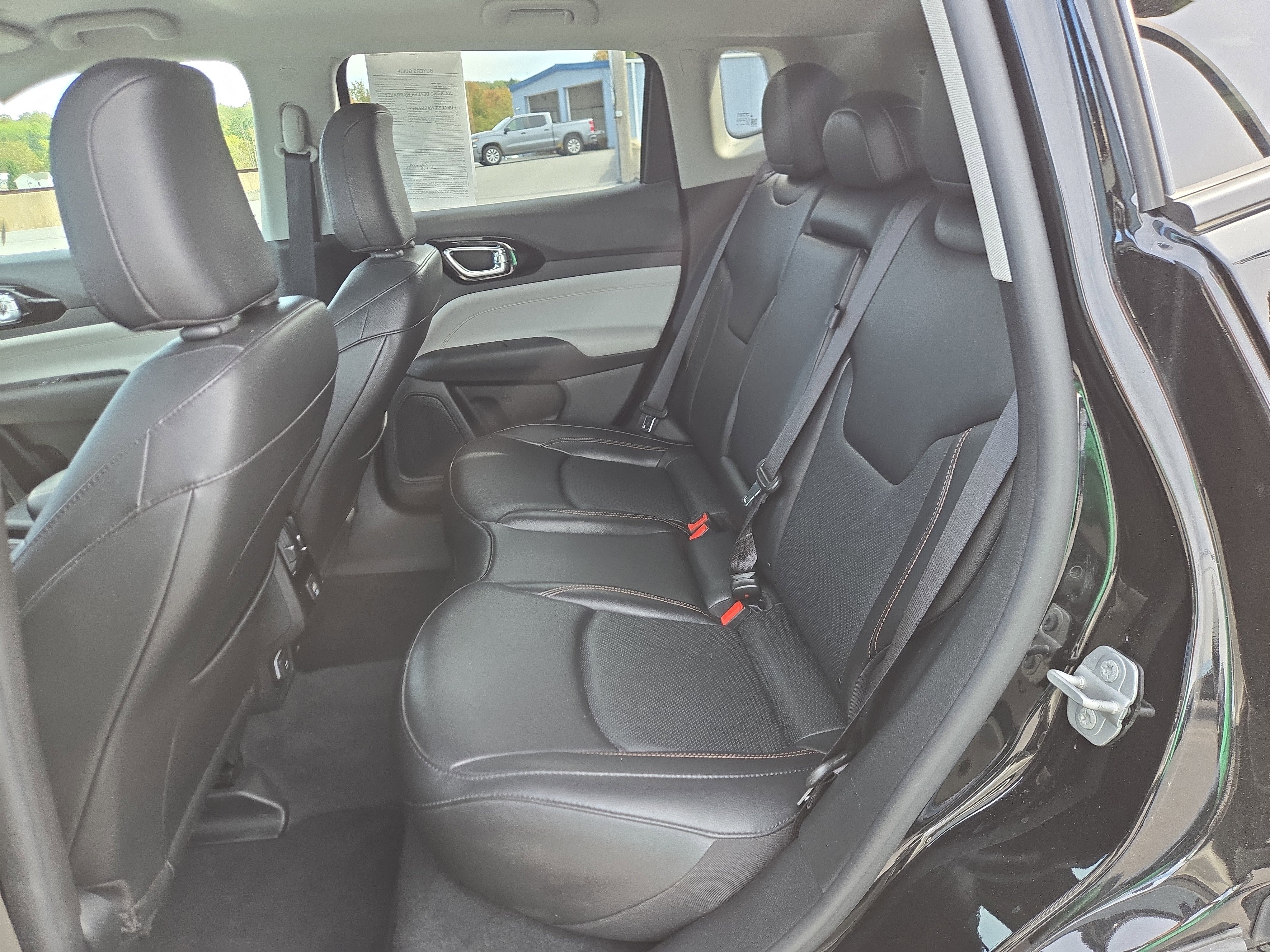 Used 2022 Jeep Compass Limited image 13