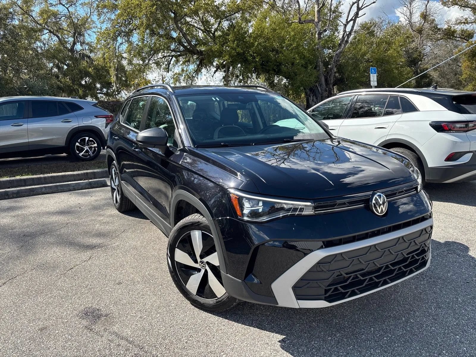 Used 2025 Volkswagen Taos S AWD/4WD image 4