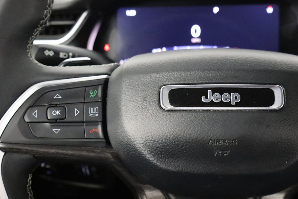 Used 2023 Jeep Grand Cherokee Limited RWD image 8
