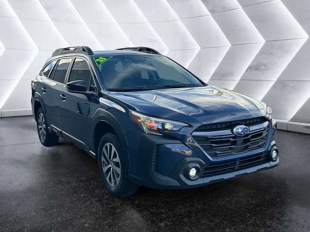 Used 2025 Subaru Outback Premium image 1
