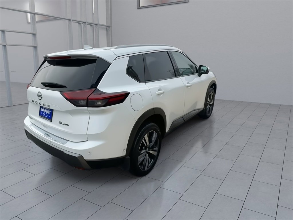 Used 2024 Nissan Rogue SL w/ SL Premium Package image 8