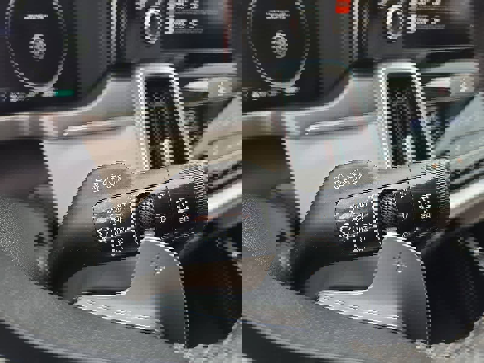 Certified 2023 Kia Sorento SX image 25