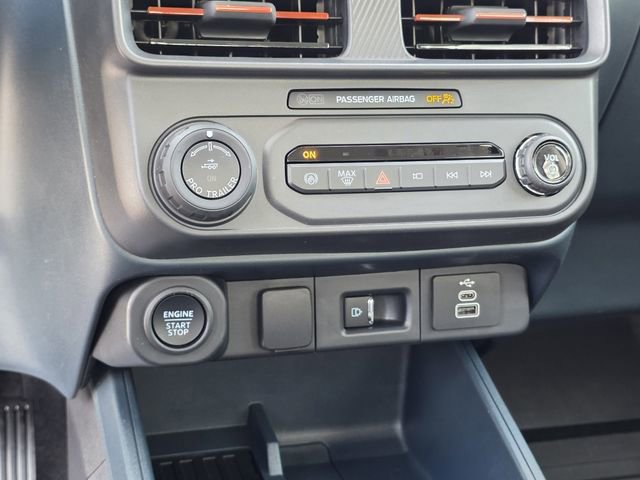 Used 2025 Ford Maverick Lariat w/ 4K Tow Package image 20