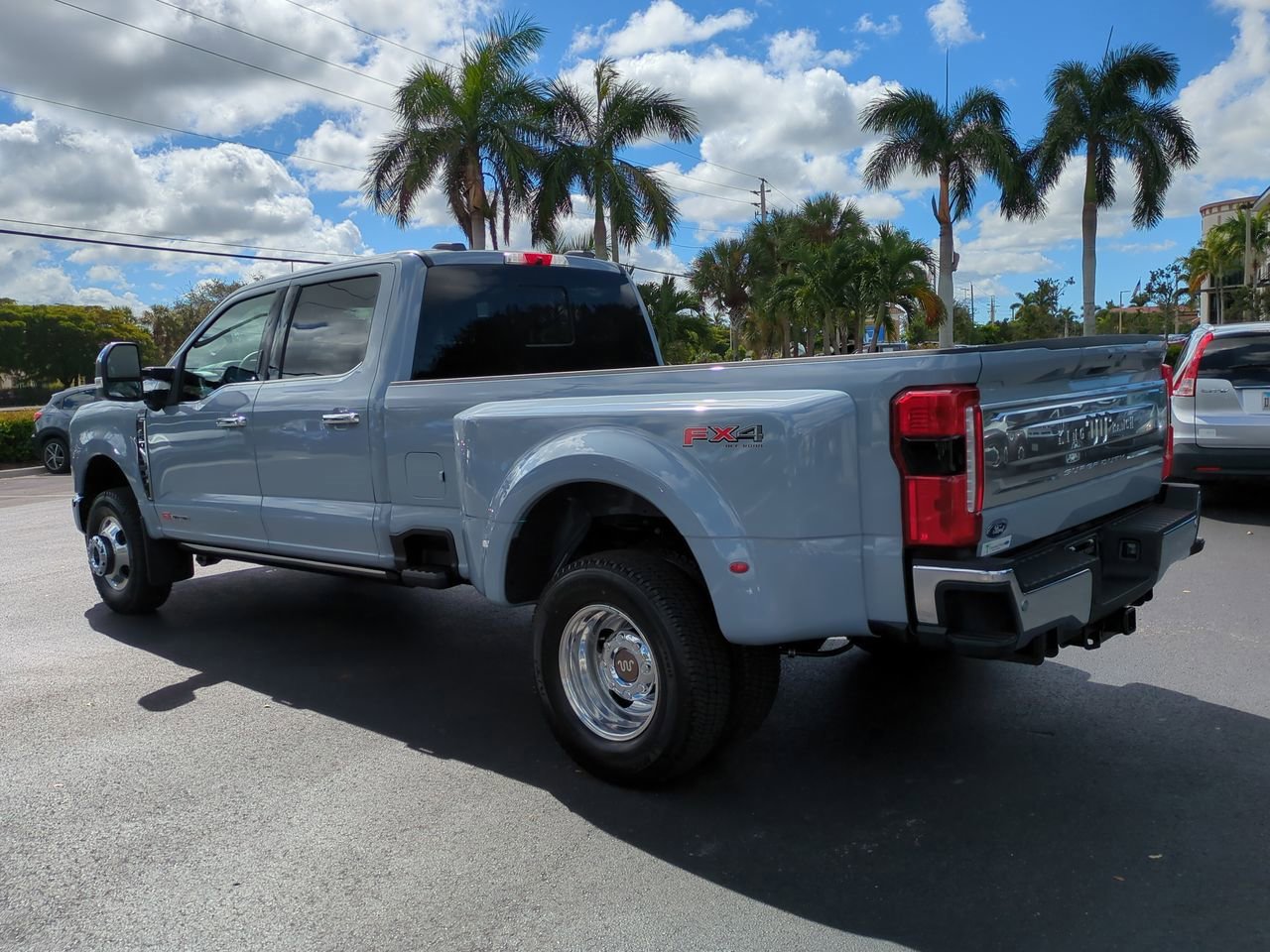 New 2026 Ford F350 4x4 Crew Cab DRW Super Duty image 6