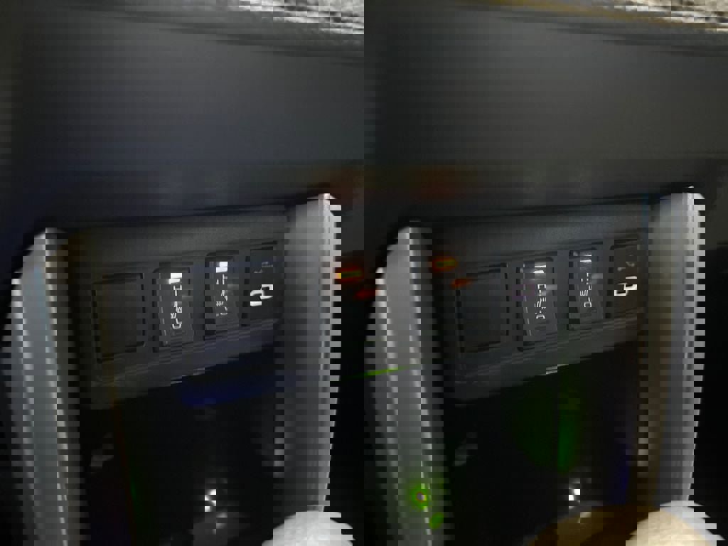 Used 2024 Toyota Corolla Cross XLE w/ Convenience Package image 36