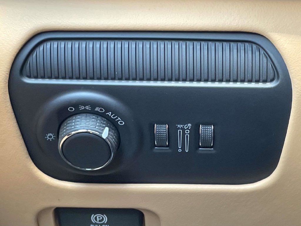 New 2026 Jeep Grand Wagoneer L Summit AWD/4WD image 30