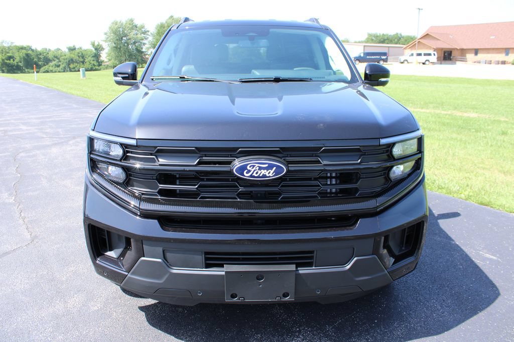 New 2027 Ford Expedition Active AWD/4WD image 2