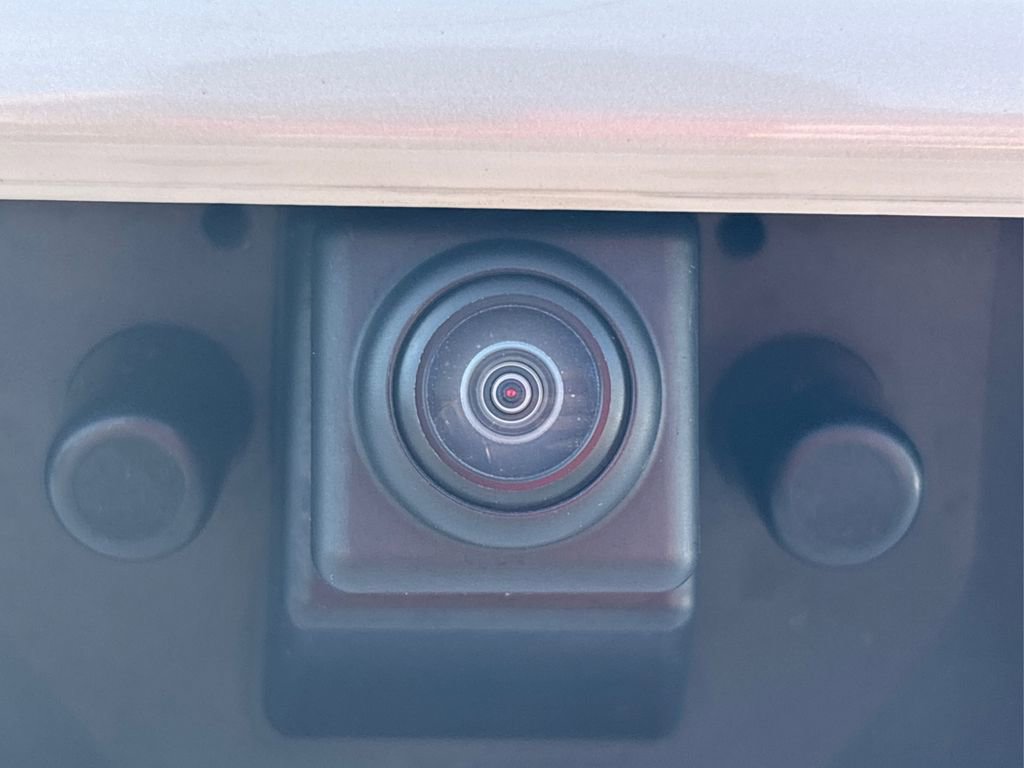 Used 2023 Nissan Rogue SV image 15