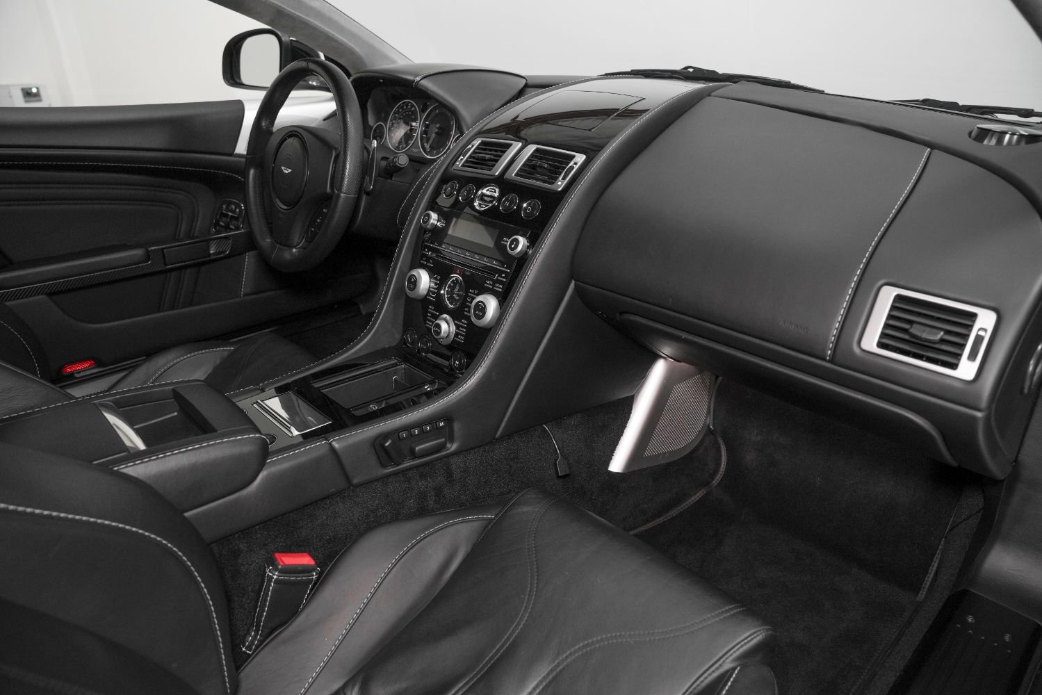 Used 2010 Aston Martin DBS Coupe image 10