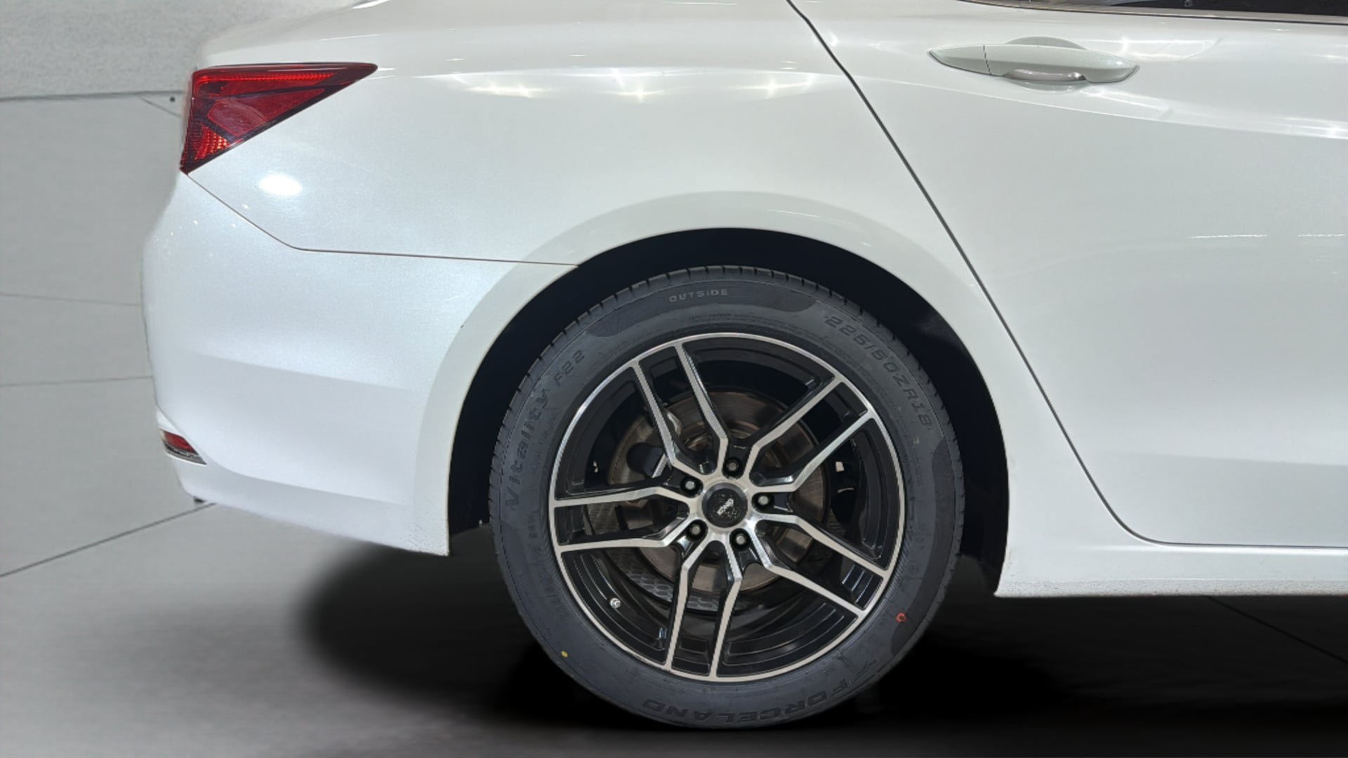 Used 2017 Acura TLX V6 SH-AWD w/ Technology Pkg image 35