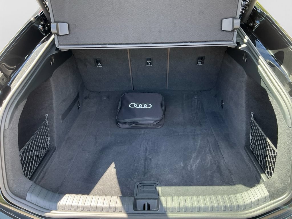 Used 2025 Audi A6 e-tron Premium w/ Ultra Package RWD image 17