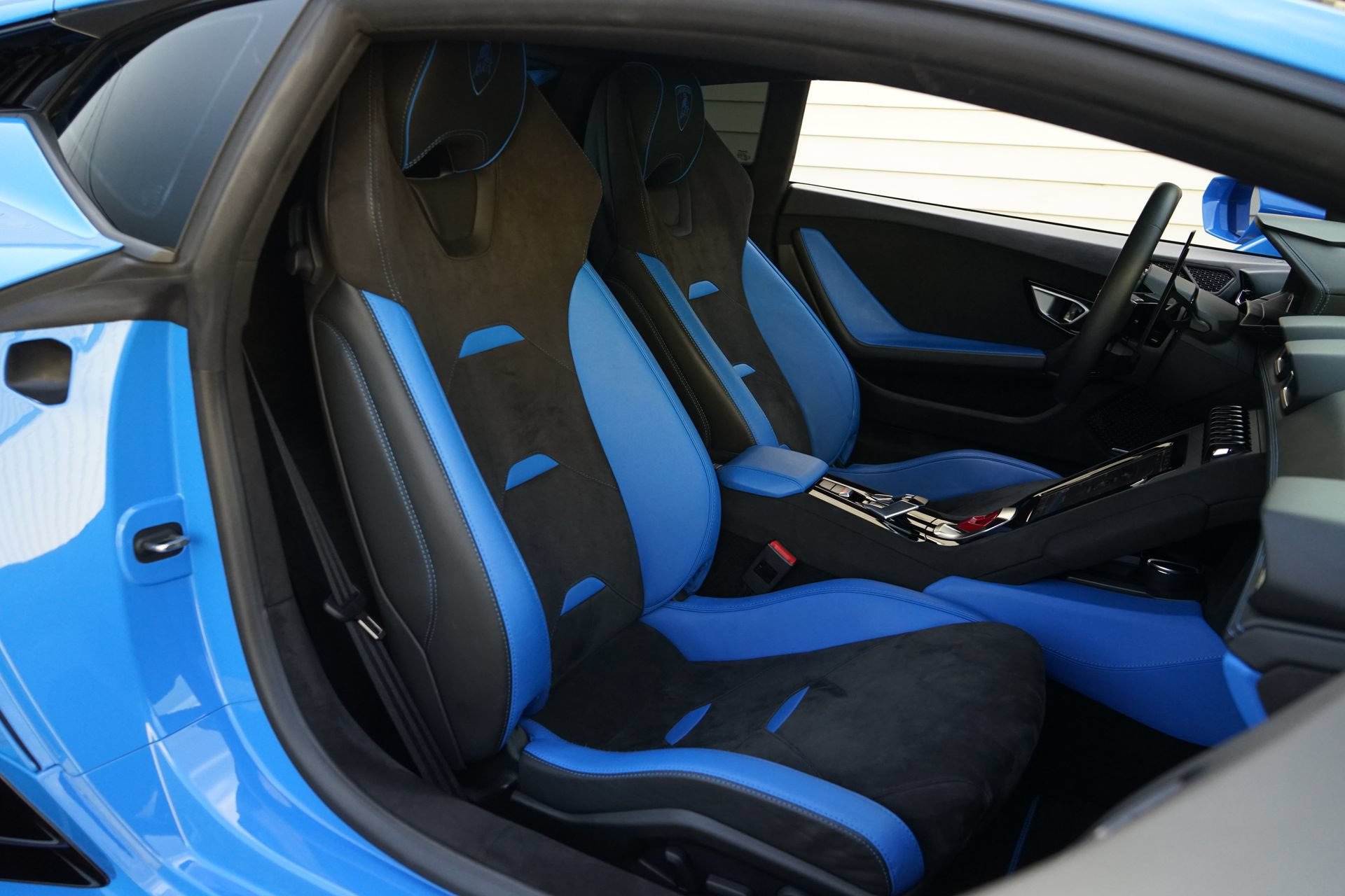 Used 2024 Lamborghini Huracan Tecnica RWD image 11