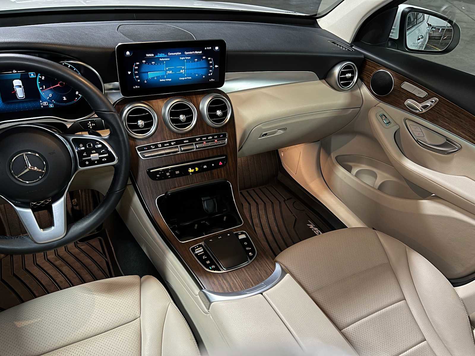 Used 2022 Mercedes-Benz GLC 300 4MATIC image 38
