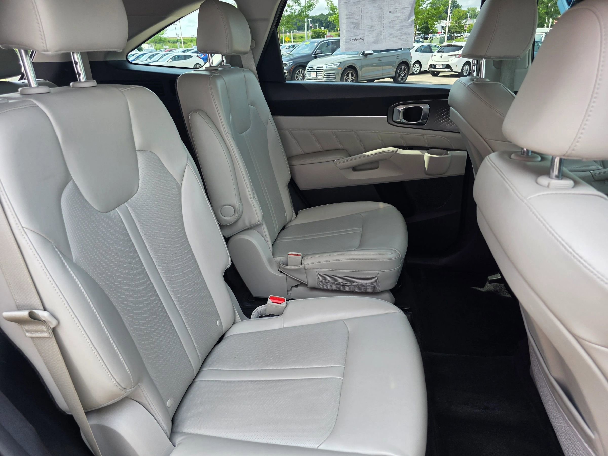 Used 2023 Kia Sorento SX image 7