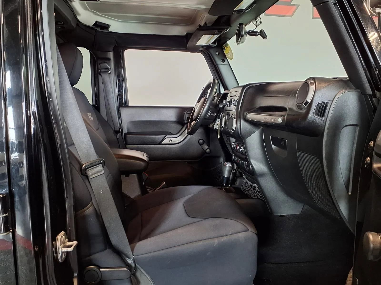Used 2015 Jeep Wrangler Unlimited Sport w/ Connectivity Group image 10