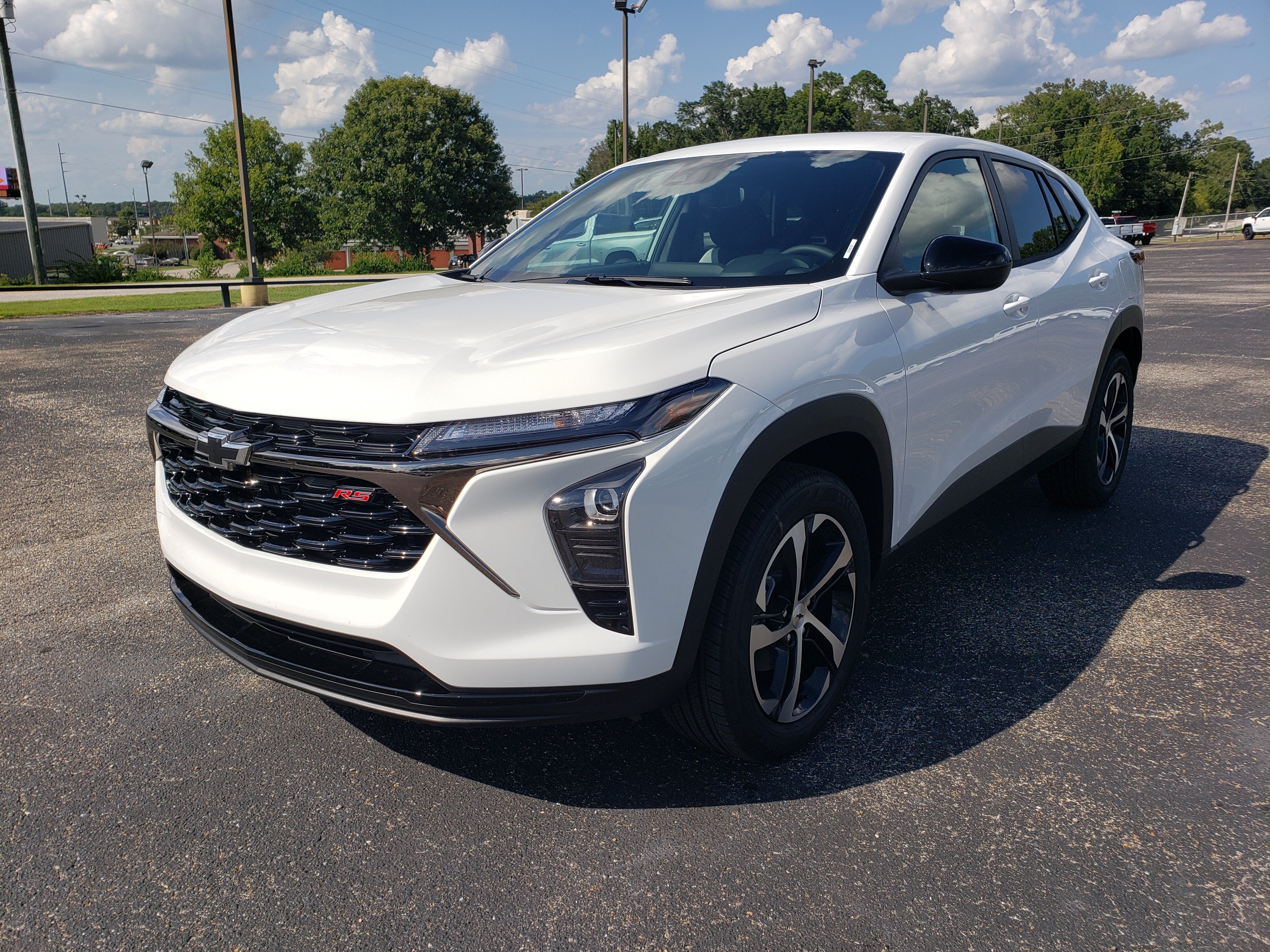 New 2026 Chevrolet Trax RS w/ Driver Confidence Package FWD image 2