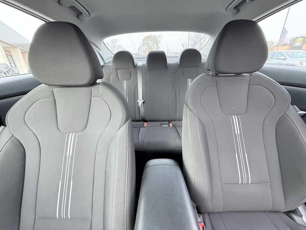 Certified 2024 Hyundai Elantra SEL image 23