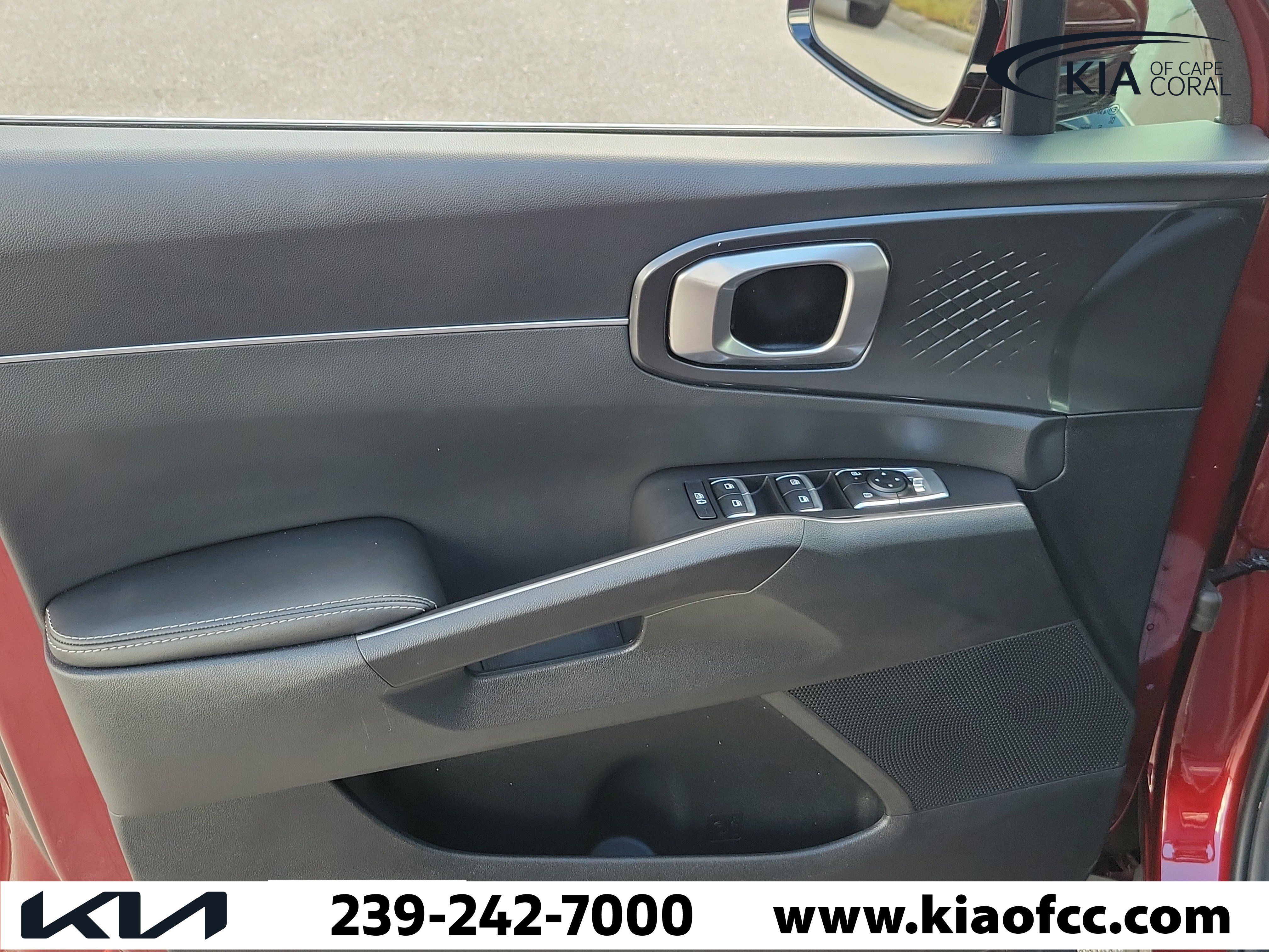 Certified 2025 Kia Sorento S FWD image 23
