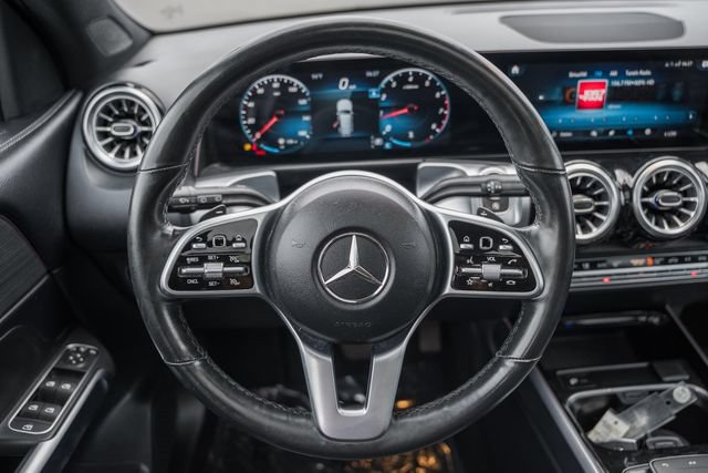 Used 2022 Mercedes-Benz GLB 250 4MATIC image 29