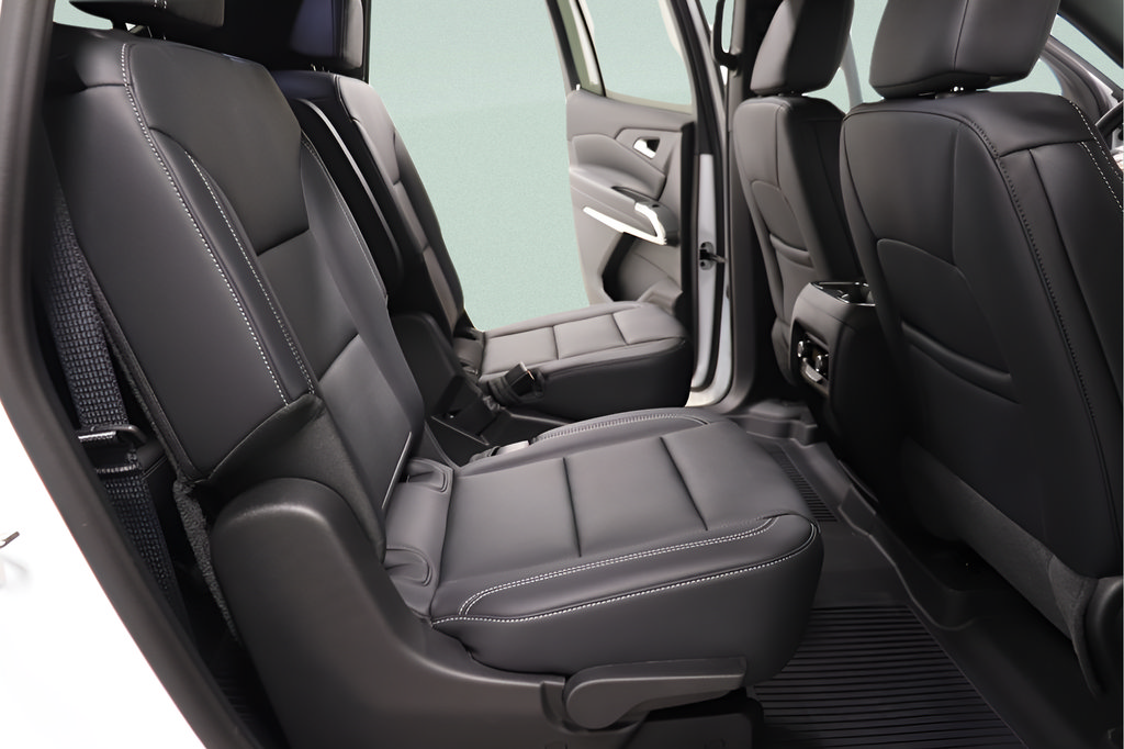 New 2027 Chevrolet Traverse LT w/ Sun and Wheel Package FWD image 31