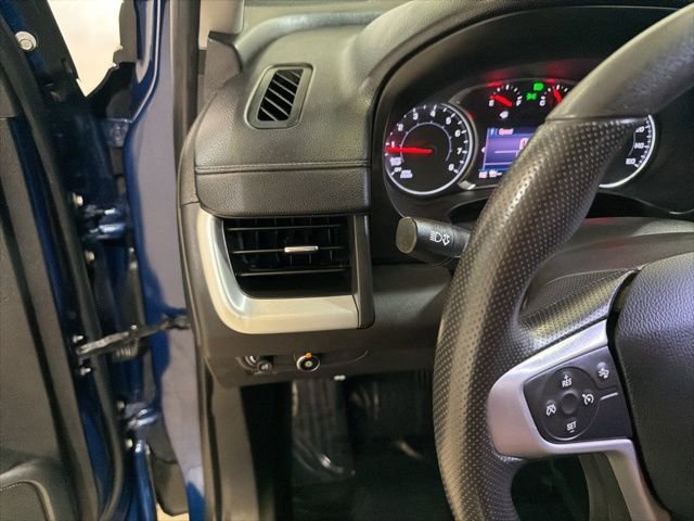 Used 2022 GMC Terrain SLE w/ Driver Convenience Package image 14