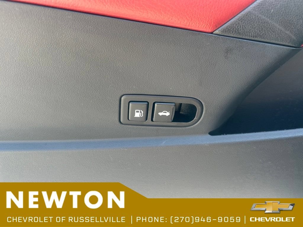 Used 2012 Hyundai Genesis 3.8 RWD image 10