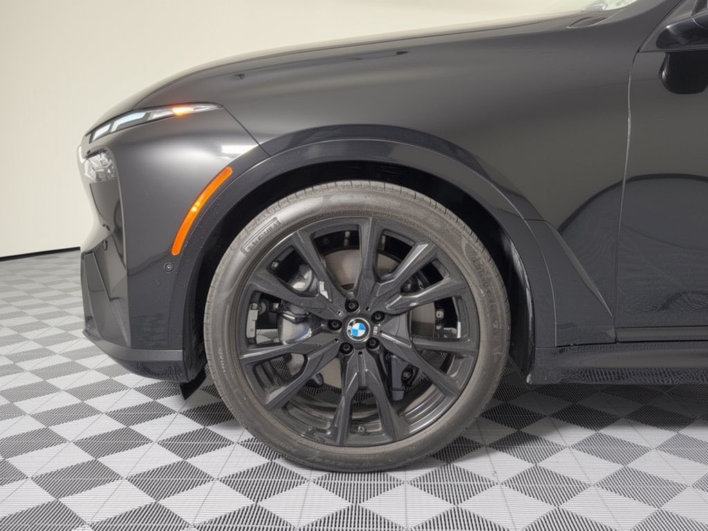 Certified 2024 BMW X7 xDrive40i w/ M Sport Package AWD/4WD image 13