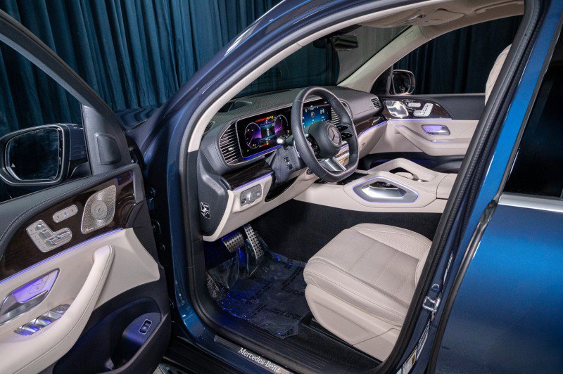 New 2026 Mercedes-Benz GLS 580 4MATIC image 11