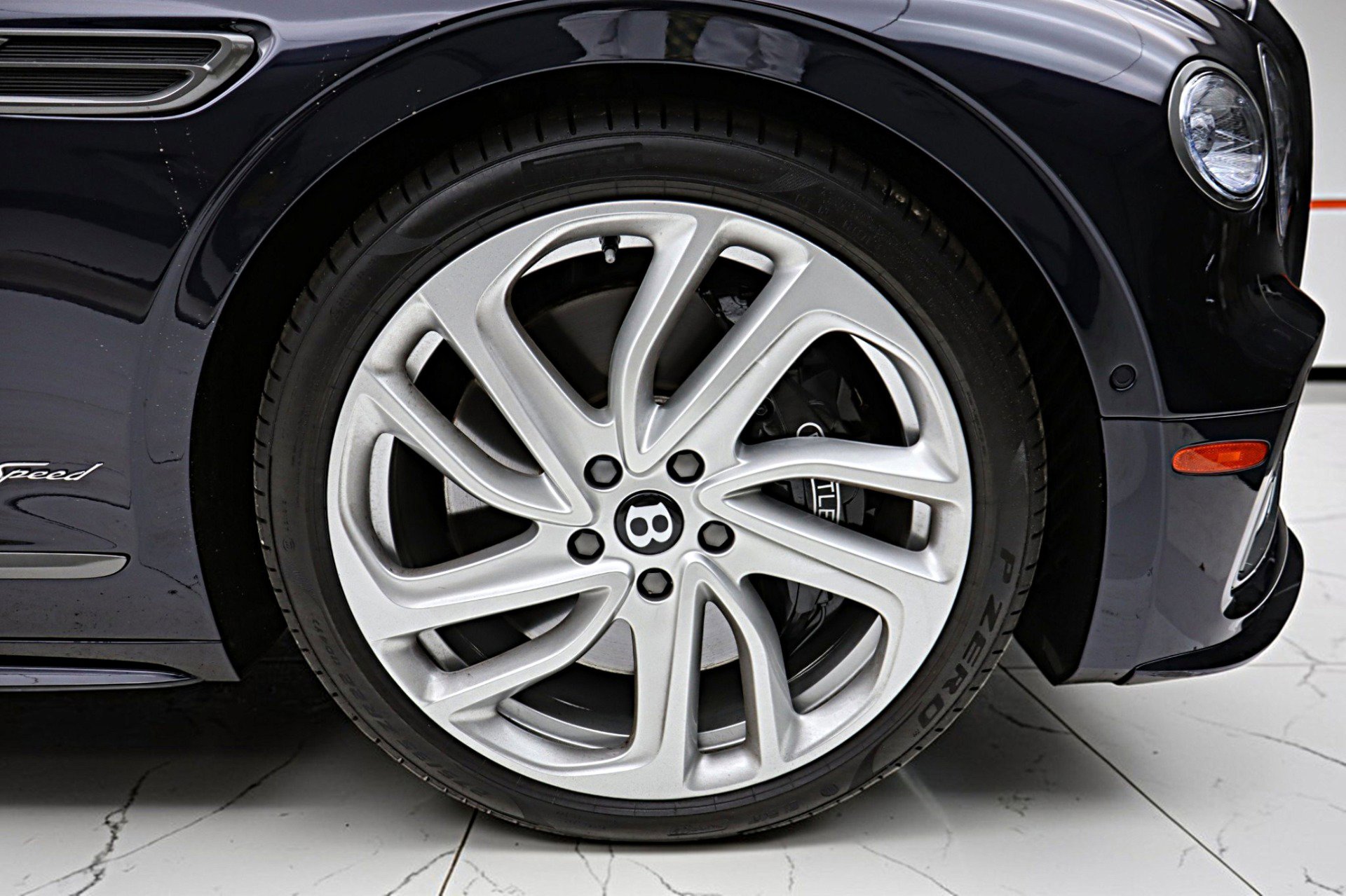 Used 2025 Bentley Flying Spur Plug-In Hybrid image 51