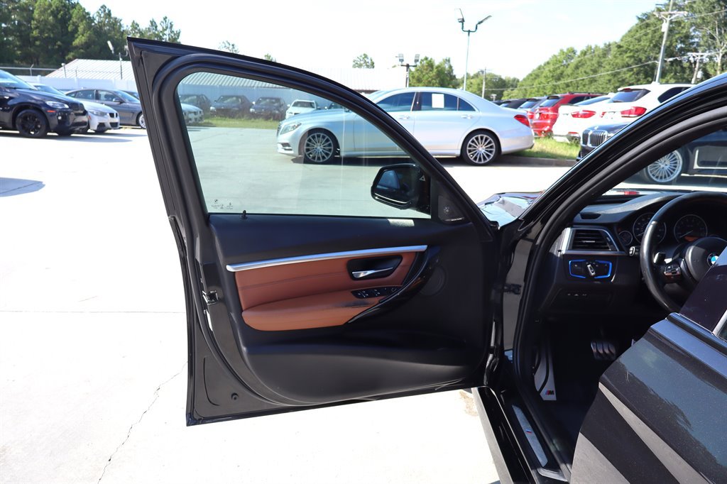 Used 2016 BMW 340i Sedan w/ M Sport Package RWD image 36