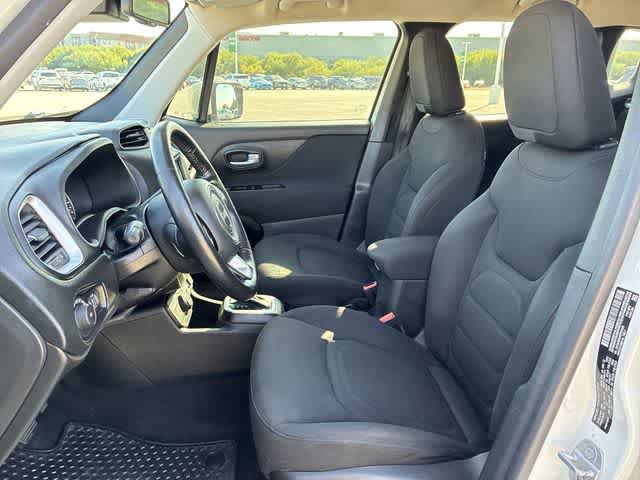Used 2019 Jeep Renegade Latitude w/ Cold Weather Group AWD/4WD image 17